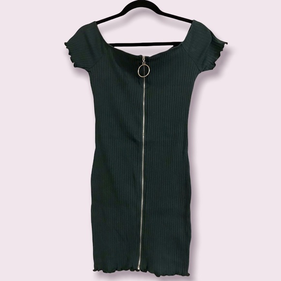 👗3/$20.00 SALE‼️ Heart & Hips Women’s Dark Green Off shoulder minidress size L - Picture 7 of 8